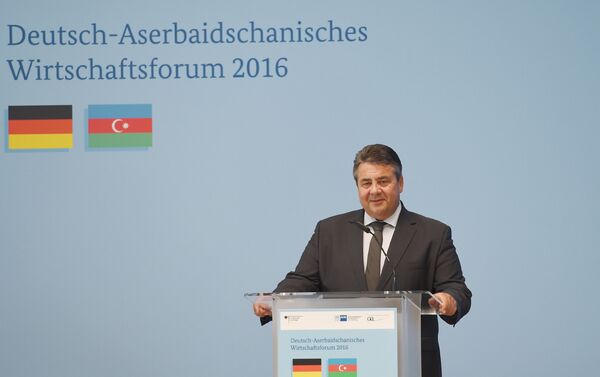 Вице-канцлер Германии, министр экономики и энергетики Зигмар Габриэль - Sputnik Азербайджан