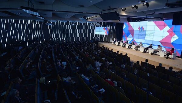 Форум Новая эпоха журналистики: прощание с мейнстримом - Sputnik Азербайджан