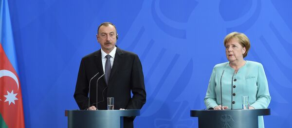 Пресс-конференция по итогам переговоров канцлера Германии Ангелы Меркель и Президента Азербайджана Ильхама Алиева - Sputnik Азербайджан
