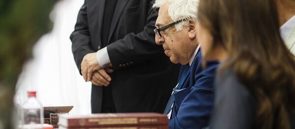 Презентация двухтомного собрания сочинений знаменитого азербайджанского писателя Анара - Sputnik Азербайджан