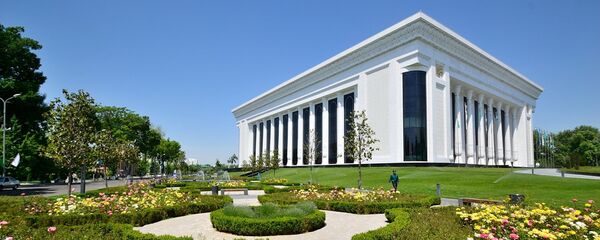 Дворец форумов Узбекистан в Ташкенте Дворец форумов Узбекистан в Ташкенте - Sputnik Азербайджан