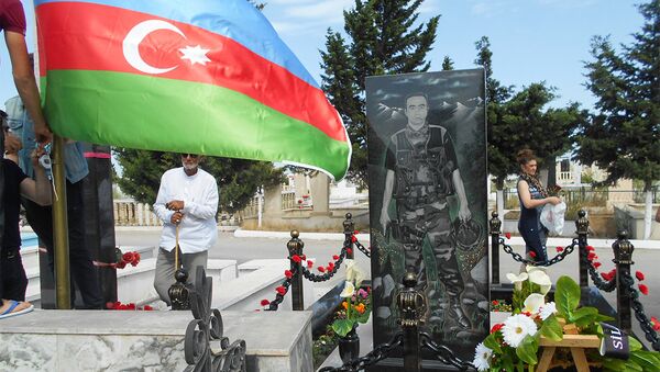 Могила национального героя Азербайджана Самида Иманова - Sputnik Азербайджан