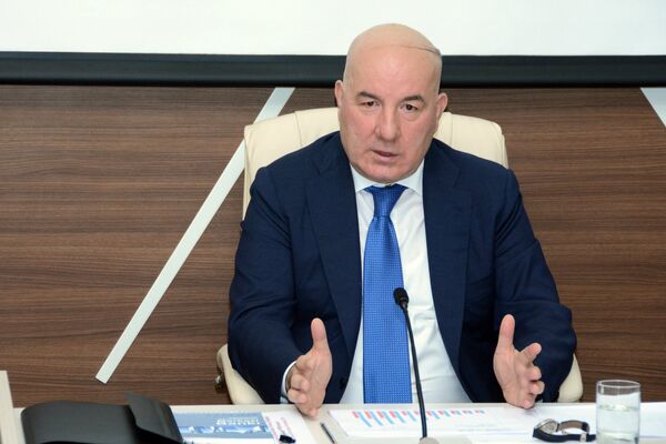 Mərkəzi Bankın sədri Elman Rüstəmov Azərbaycan Dövlət İqtisad Universitetində olub Mərkəzi Bankın sədri Elman Rüstəmov Azərbaycan Dövlət İqtisad Universitetində olub - Sputnik Azərbaycan