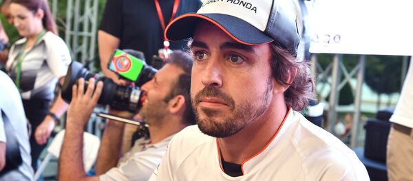 Фернандо Алонсо пилот команды McLaren Honda Фернандо Алонсо пилот команды McLaren Honda - Sputnik Азербайджан
