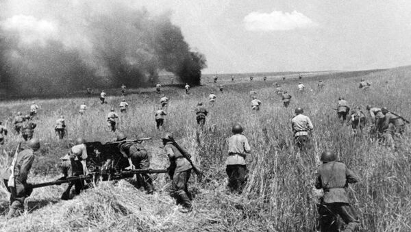 Sovet qoşunları alman ordusuna qarşı növbəti hücum zamanı.1944-cü il - Sputnik Azərbaycan