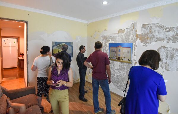 В проектном пространстве ARTIM прошла выставка “В этом городе ярких огней…” - Sputnik Азербайджан
