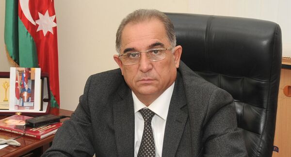 Nadir Əzməmmədov, Azərbaycan Dəmir Yolları QSC-nin mətbuat xidmətinin rəhbəri Nadir Əzməmmədov, Azərbaycan Dəmir Yolları QSC-nin mətbuat xidmətinin rəhbəri - Sputnik Azərbaycan