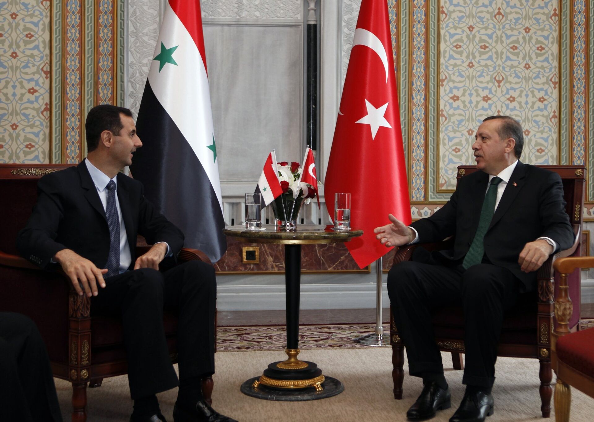 Встреча Раджапа Таййипа Эрдогана и Башара Асада в Стамбуле. 7 июня 2010 года - Sputnik Azərbaycan, 1920, 03.01.2023