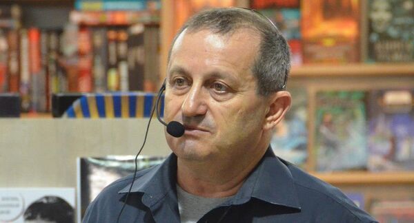 Yakov Kedmi, İsrail xüsusi xidmət orqanı olan NATİV-in keçmiş rəhbəri Yakov Kedmi, İsrail xüsusi xidmət orqanı olan NATİV-in keçmiş rəhbəri - Sputnik Azərbaycan
