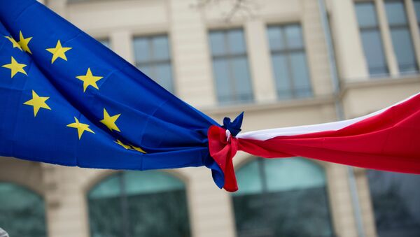 Флаги Польши и ЕС, фото из архива - Sputnik Азербайджан