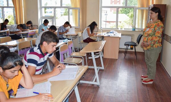 Masallıda V ixtisas qrupuna sənəd verən abituriyentlərin üçün imtahan keçirilib Masallıda V ixtisas qrupuna sənəd verən abituriyentlərin üçün imtahan keçirilib - Sputnik Azərbaycan