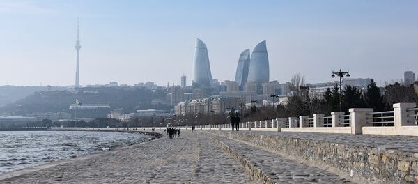 Вид на телебашню и Flame Towers с бакинского бульвара - Sputnik Азербайджан