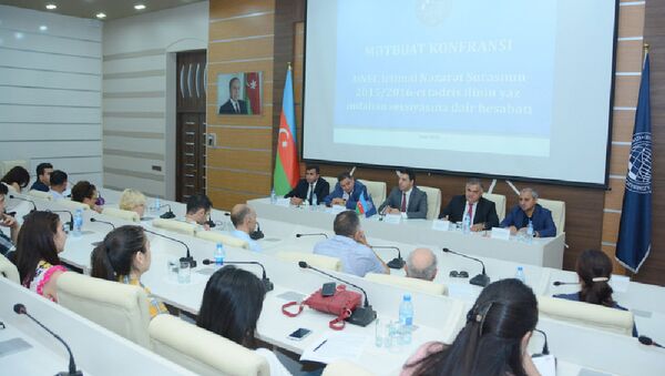 UNEC İctimai Nəzarət Şurası yay imtahan sessiyasının yekunlarına dair hesabatını açıqlayıb - Sputnik Azərbaycan