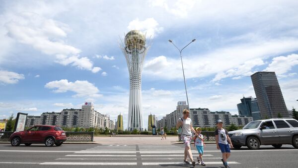 Монумент Астана-Байтерек в центре Астаны - Sputnik Азербайджан