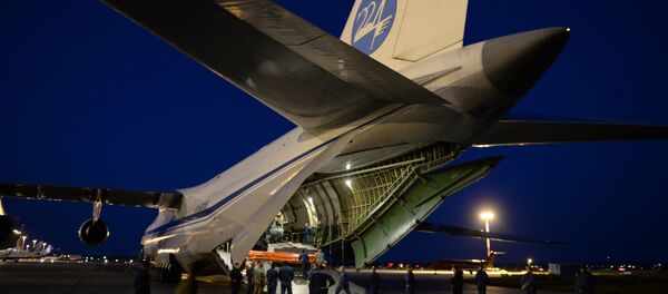 Военно-транспортный самолет Ан-124-100 Руслан - Sputnik Азербайджан