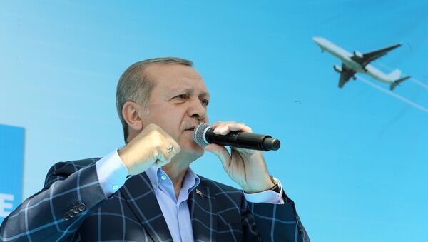 Cumhurbaşkanı Recep Tayyip Erdoğan, Diyarbakır'daki toplu açılış töreninde konuştu. - Sputnik Azərbaycan