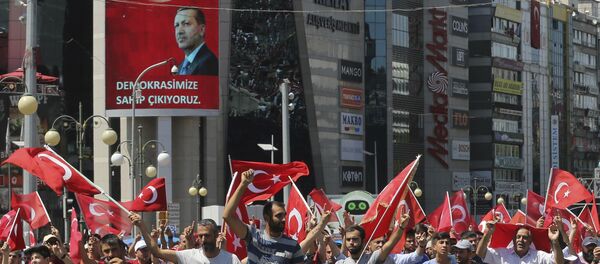 Сторонники Эрдогана на площади Кызылай в Анкаре - Sputnik Азербайджан