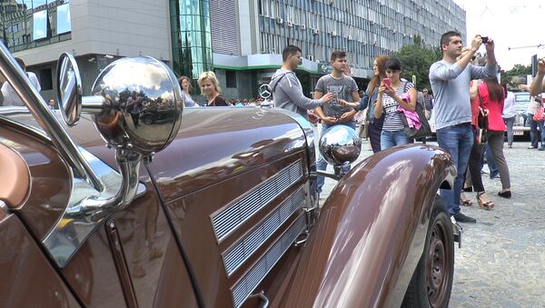 Автопробег в стиле ретро на дорогах Молдовы - Sputnik Азербайджан