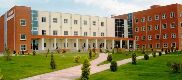 Bakıda Qafqaz Universitetinin binası Bakıda Qafqaz Universitetinin binası - Sputnik Азербайджан