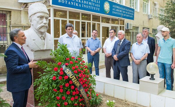 Tədbirdə Azərbaycan Mətbuat Şurasının sədri, Milli Məclisin deputatı Əflatun Amaşov çıxış edib Tədbirdə Azərbaycan Mətbuat Şurasının sədri, Milli Məclisin deputatı Əflatun Amaşov çıxış edib - Sputnik Azərbaycan