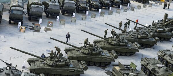 Выставка вооружений на открытии Международного военно-технического форума Армия-2015 Выставка вооружений на открытии Международного военно-технического форума Армия-2015 - Sputnik Азербайджан