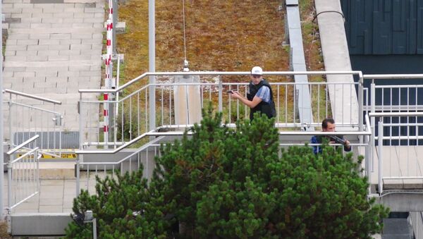 Кадры спецоперации у молла в Мюнхене, где неизвестный стрелял по посетителям - Sputnik Азербайджан