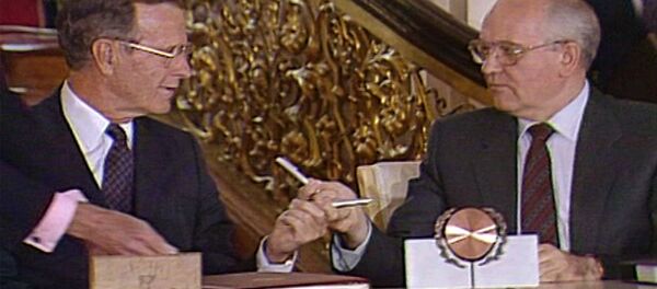 Подписание договора СНВ-1 в Москве. Съемки 1991 года - Sputnik Азербайджан