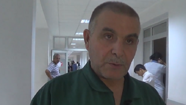 Заведующий травматологическим отделением Центральной больницы города Ширвана Тофиг Гусейнов - Sputnik Азербайджан