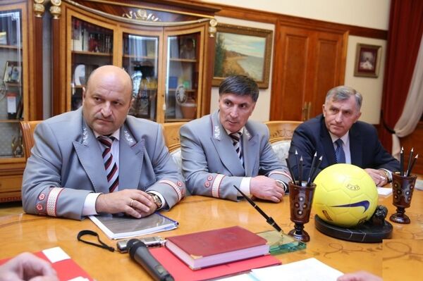 Глава Дагестана провел рабочую встречу с руководством Северо-Кавказской железной дороги - Sputnik Азербайджан