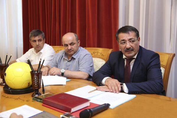 Глава Дагестана провел рабочую встречу с руководством Северо-Кавказской железной дороги - Sputnik Азербайджан