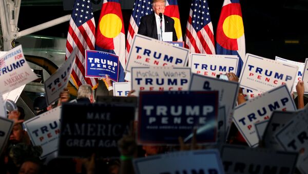 Respublikaçılar partiyasından ABŞ prezidentliyinə namizəd Donald Tramp Denverdə, Kolorado ştatı. 29 iyul 2016-cı il - Sputnik Azərbaycan