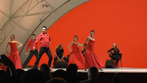 Зажигательные ритмы фламенко на Габалинской сцене - Sputnik Азербайджан