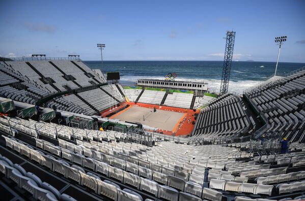 Стадион для пляжного волейбола стал главной олимпийской достопримечательности Копакабаны. - Sputnik Азербайджан