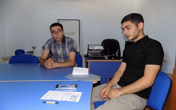 О судьбе молодого человека Sputnik рассказал социальный работник Ахмед Мансуров - Sputnik Азербайджан