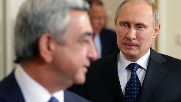 Президенты России и Армении Владимир Путин и Серж Саргсян. Архивное фото - Sputnik Азербайджан