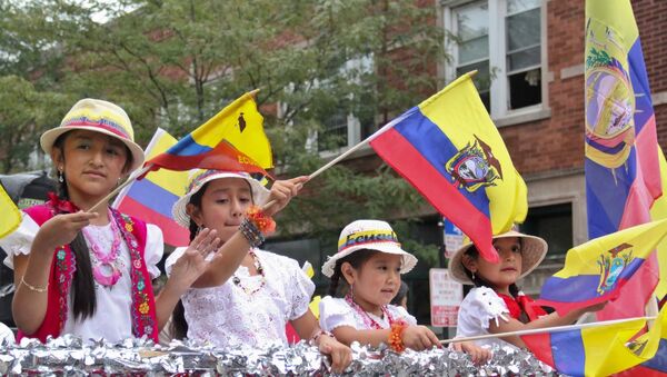 Жители Эквадора отмечают День независимости. Архивное фото - Sputnik Азербайджан
