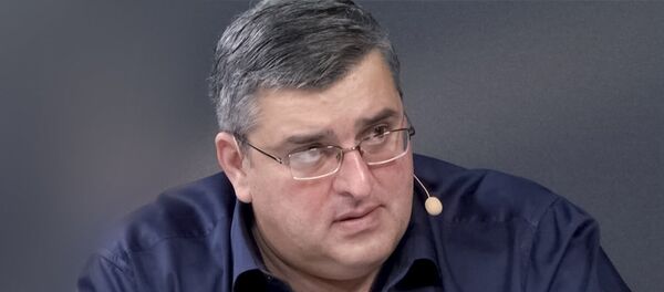 Гела Васадзе, грузинский политолог Гела Васадзе, грузинский политолог - Sputnik Азербайджан