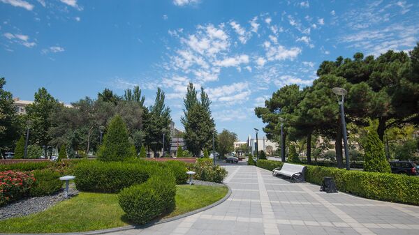 Сквер на проспекте Гусейна Джавида в Баку - Sputnik Азербайджан