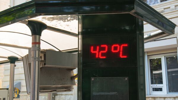 Уличный термометр в Баку - Sputnik Azərbaycan