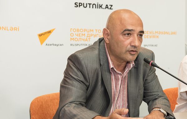 Политолог Тофиг Аббасов на 45-м заседании Клуба политологов Южный Кавказ на тему Итоги саммитов президентов в Баку и Санкт-Петербурге для региона Политолог Тофиг Аббасов на 45-м заседании Клуба политологов Южный Кавказ на тему Итоги саммитов президентов в Баку и Санкт-Петербурге для региона - Sputnik Азербайджан