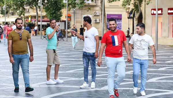 Арабские туристы на Площади фонтанов в Баку, фото из архива - Sputnik Азербайджан