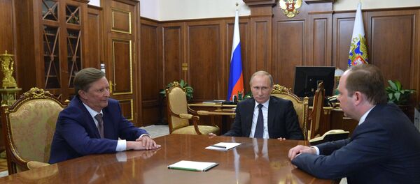 Президент РФ В. Путин встретился с С. Ивановым и А. Вайно Президент РФ В. Путин встретился с С. Ивановым и А. Вайно - Sputnik Азербайджан
