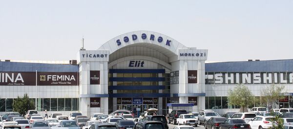Sədərək ticarət mərkəzində ərəb turistlər - Sputnik Азербайджан