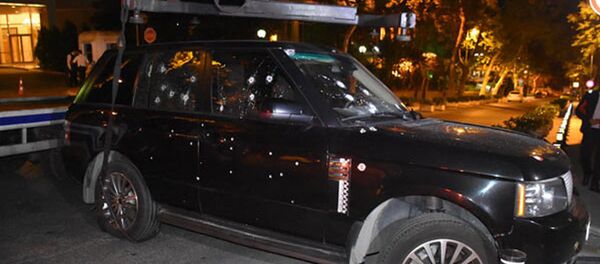 Простреленный автомобиль Ровшана Лянкяранского - Sputnik Азербайджан