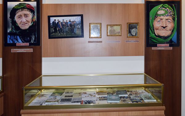 Музей часто посещает и 116-летний житель Лерика Сохбат Фарзалиев - Sputnik Азербайджан