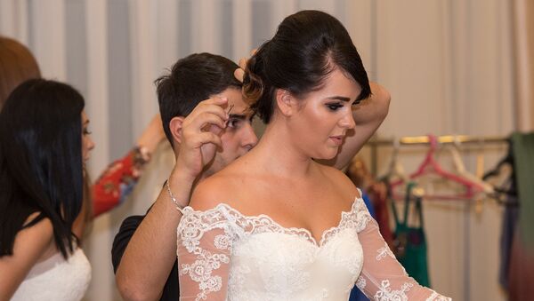 Подготовка невесты к свадьбе. Архивное фото - Sputnik Азербайджан
