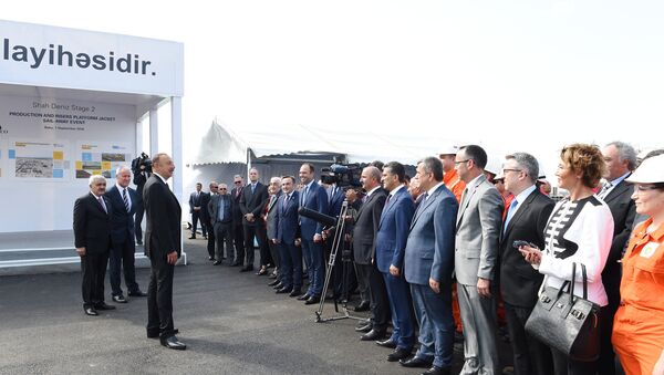 Президент Ильхам Алиев принял в церемонии открытия платформы проекта Шах Дениз-II - Sputnik Азербайджан