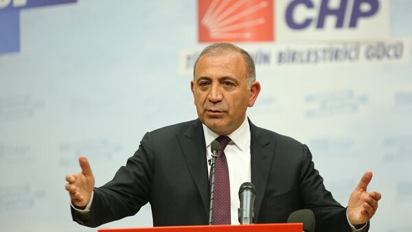 Türkiyənin Cümhuriyyət Xalq Partiyasından (CHP) olan deputat Gürsel Tekin - Sputnik Azərbaycan