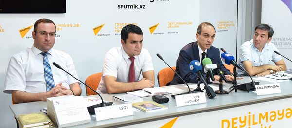 Пресс-конференции в Международном пресс-центре Sputnik на тему Как будут преподавать мультикультурализм в Азербайджане - Sputnik Азербайджан