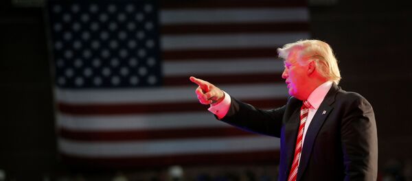 Кандидат в президенты США от Республиканской партии Дональд Трамп выступает во Флориде Кандидат в президенты США от Республиканской партии Дональд Трамп выступает во Флориде - Sputnik Азербайджан